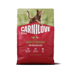 Cat food bag labeled Carnilove Active Duck & Pheasant for sterilised cats with a cat illustration on red and green packaging.